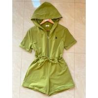 ราคา ส่งต่อ จั้มสั้นสีเขียวมีฮู๊ดแต่งลายแบรนด์ ฟรีไซส sml ต้นๆใส่ได้ งานป้ายไฮเอ็น ทรงสวย แนวสปอต (23817717775)