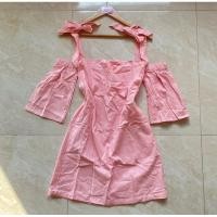 ราคา ใหม่มือ1 เดรสสั้นปาดไหล่ ผูกแขน สีชมพูนม ไซส์sm งานป้าย U2 (23423350000)