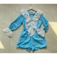 ราคา ใหม่มือ1 จั้มสั้นสีฟ้าแต่งระบายปักดอก ไซส์ m งานป้าย U2 ทรง สี ตามภาพ (20972972041)