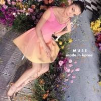 ราคา ส่งต่อ เดรสสั้นทรงปาดไหล่ ผ้าอัดกาวอย่างดี แต่งไล่สีโทนชมพู มีซับใน ซิปหลัง ฟองนม ไซส์M งานป้าย widelia real ผ้าดีใส่สวย (28803171611)