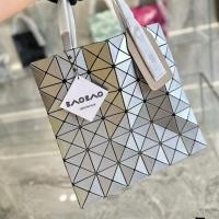 ราคา Issey Miyake กระเป๋าหญิง IsseyMiyake IsseyMiyake หกตาราง 6 Grid Tote Bag กระเป๋าสะพายกระเป๋าถือ BB26AG05301 SZ777777 0225 (28604142317)
