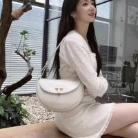 ราคา Joygryson Half Moon Bag กระเป๋าสะพายมือถือ Underarm Cross body กระเป๋าหนังแท้ T buckle กระเป๋าครึ่งวงกลม Yooner สไตล์เดียวกัน 99240519 (25130983455)