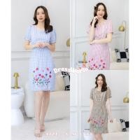 ราคา S XL 9364 งานป้าย Dress World เดรสสั้นคอเหลี่ยม ลายสก๊อต แต่งปักดอก ใส่ได้ทุกงานเลยน๊า (23450347037)
