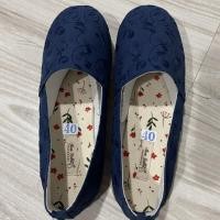 ราคา Clearance รองเท้าผ้าลูกไม้สีน้ำเงิน ไซส์40 (19321968461)