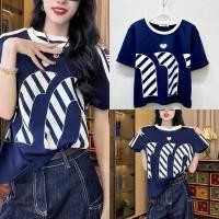 ราคา เสื้อยืดตัวสั้นสกรีนลายด้านหน้า มีโลโก้หัวใจรีดเพชรกลางอก TAG MIU MIU (28308567857)