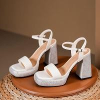 ราคา Y620 2 ตัวอักษรแพลตฟอร์มกันน้ําสแควร์ Toe ส้นหนา Pressed เพชรรองเท้าแตะเปิดนิ้วเท้า Rhinestone Chanel สไตล์รองเท้าส้นสูงฤดูร้อนสไตล์ใหม่ TNGT (28907779454)