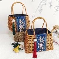 ราคา ลีโอตะ เย็บปักถักร้อยดอกไม้กระเป๋าถือ จี้พู่ทอ เชือกรูด สิริ ถุง หรูหราเมฆตะกร้ากระเป๋าพลาสติกสานสไตล์ชาติพันธุ์ถังกระเป๋าช (29608579740)