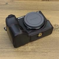 ราคา เคสกระเป๋าหนัง แบบครึ่งหนึ่ง สําหรับใส่กล้อง Sony A6700 (24559668410)