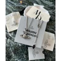 ราคา Mini bas relief pendant Vivienne Westwood สี Silver เงิน ของแท้ พร้อมส่ง (25061916985)