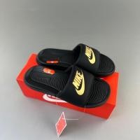 ราคา ใหม่ 2024 ฤดูร้อนขายร้อนรองเท้าแตะบาร็อคเป็ดแมนดารินผู้ชายผู้หญิงกันลื่นชายหาดหนึ่งคําคู่ถนนสวมใส่ห้องน้ํา (28604693708)