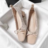 ราคา สไตล์ดั้งเดิมรองเท้าปากตื้นสไตล์ฝรั่งเศสหัวเหลี่ยมส้นหนากุทัณฑ์รองเท้านางฟ้าสไตล์ชาแนลกระโปรงจับคู่ส้นกลาง (26759066487)