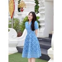 ราคา เดรสผ้าทอลายสิริวชิราภรณ์ ผ้าไทยสีฟ้า สวยหรูหรา คอปีน แต่งกระดุมหน้า อัดกาว (28009796138)