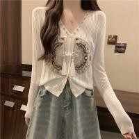 ราคา 2024 แฟชั่นฤดูใบไม้ผลิคอวีหลวมสไตล์จีนหัวเข็มขัดแจ็คเก็ตปักถักคาร์ดิแกนแขนยาว 7 29 (28357966289)