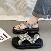 ราคา รองเท้าแตะสายรัดหัวเข็มขัดแบนยางแพลตฟอร์มแต่เพียงผู้เดียว ปู่ เปิดนิ้วเท้า (26905532641)