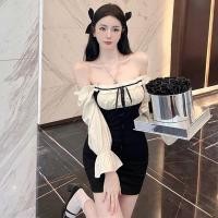 ราคา Insker ชุดเดรสกระโปรง แขนยาว เปิดไหล่ข้างเดียว สีดํา และสีขาว สไตล์ฝรั่งเศส เหมาะกับฤดูใบไม้ร่วง สําหรับสตรี (22514872903)