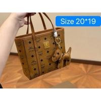ราคา gift with premium MCM tote ขนาด 20 19 cm สินค้าของแท้ (27956076465)