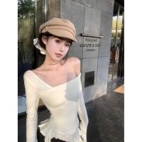 ราคา เสื้อเข้ารูปใส่แล้วดูผอมเพียวๆเสื้อระบายผิดปกติเปลือยไหปลาร้าฤดูใบไม้ร่วงสาวฮอตแขนกระดิ่งเสื้อยืดไหล่เฉียงสไตล์ผู้หญิง gxny (29709999874)