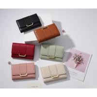 ราคา กระเป๋าสตางค์CLASSIC MODERNกระเป๋าสตางค์ผู้หญิงใบกลาง 3พับ มีซิปใส่เหรียญ ใส่แบงค์พันได้ พร้อมกล่อง 3012 001 (24552873363)