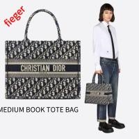 ราคา กระเป๋าผู้หญิง Dior Classic ใหม่ MEDIUM BOOK TOTE BAG (22353825569)