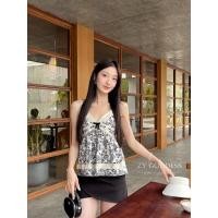 ราคา เสื้อสายเดี่ยวดีเทลแน่น ลายดอกไม้กระจุ๋งกระจิ๋ง แต่งขอบลูกไม้ฉลุ สายปรับได้ตัวนี้คือน่ารักมากกกกก สิบ สิบ งานป้ายเกา (27158138812)