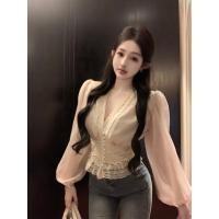ราคา แฟชั่นเสื้อชีฟองแขนยาวเซ็กซี่กลวงลูกไม้เย็บคอวีด้านบน (29759429048)