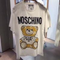 ราคา Moschino Moschino เสื้อยืดคอกลม แขนสั้น พิมพ์ลายกราฟฟิติหมี ทรงหลวม สําหรับผู้ชาย และผู้หญิง (18951536958)