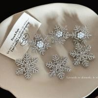 ราคา กิ๊บติดผมเกล็ดหิมะที่ดูเท่และหรูหราสำหรับสาวๆในฤดูหนาวรุ่นใหม่ฤดูใบไม้ร่วงและฤดูหนาวคริสมาสต์แฟลชไดมอนด์เกล็ดหิมะกิ๊บติดผมด้านข้างโลหะ (26310852150)