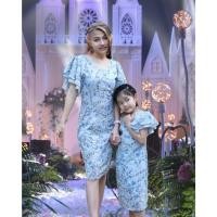ราคา ชุดครอบครัว เดรส Viva Sky สีฟ้า เดรสลูกไม้ สวยๆน่ารักๆ คอวี แขนระบายย้วยสุดหวาน ผ้าลูกไม้ฉลุของญี่ปุ่น (15995847885)