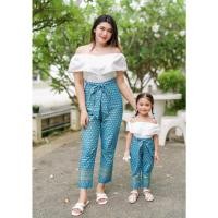ราคา ชุดไทยประยุกต์ Bussaba Auyon สีขาว ฟ้า ชุดไทยเด็กหญิง ผู้หญิง ชุดไทยจัมพ์สูท ไทยแม่ลูก จัมพ์สูทผ้าไทย กางเกง (24423621935)
