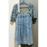 ราคา เดรสยีนส์สั้นแขนตุ๊กตาสีฟ้าลายดอก ผ้าไหมอิตาลีด้านบนต่อด้วยยีนส์ งานสวยมาก อก 36 เอว 34 สะโพก 42 ยาว 35 นิ้ว (29310084024)