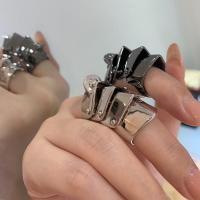 ราคา WESTWOOD Vivienne Seiko Four Section Armor Knuckle Ring Saturn Planet Index Finger Ring Metal Punk Nana สไตล์เดียวกัน (29911343173)