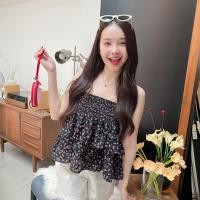 ราคา DAILYLOOK SM Poison top เกาะอกลายดอกสีดำลายดอกไม้เล็กๆสีชมพู (28753019361)