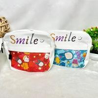 ราคา B 853 พร้อมส่งในไทย กระเป๋าสะพายข้าง ผ้าแคนวาส ลายการ์ตูน สายสะพายลายเดียวกับกระเป๋า สีสันสดใส่ น่ารักๆ (27300055005)