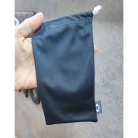 ราคา ถุงใส่แว่นผ้าเช็ดเลนส์ Microbag Oakley (15297714449)