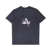 ราคา New Era เสื้อยืดแขนสั้นรุ่น Los Angeles Dodgers Comic Space Graphite Short Sleeve T Shirt (23864929364)