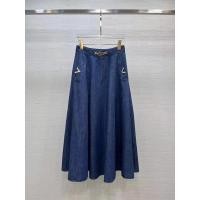 ราคา กระโปรงผ้ายีนส์เอวสูง ทรงเอบาน มาพร้อมโลโก้โซ่ สีทอง แต่งกระเป๋าด้านข้างเนื้อผ้ามีน้ำหนัก เรียบหรูดูไฮ งานสวย (22857623372)