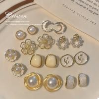 ราคา ราคาพิเศษ F X ต่างหูเงาหยดน้ำมันต่างหูมุกสีขาวต่างหูดีไซน์เฉพาะกลุ่ม2024ต่างหูแฟชั่นแบบใหม่ที่หนีบหูไม่มีเจาะต่างหูแฟชั่นผู้หญิง (26272583477)