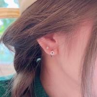 ราคา ได้รับการรับรองเงินแท้ Suwann na ราคาต่อคู่ ต่างหูห่วง ต่างหูเงินแท้ ห่วงเพชรดอกไม้ (5987527590)