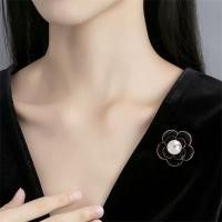 ราคา HSSL Camellia Pearl เข็มกลัดสีดําน้ํามันจุ่มโลหะ Mourning Corsage Pin High end ฝรั่งเศส Elegant กระเป๋าผ้าผ้าพันคออุปกรณ์เสริมเข็มกลัด MCL7717 (55750574694)