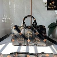 ราคา Sale ราคา 2 150 ส่งฟรี กระเป๋าสะพายข้างทรงหมอนสุดหรู พร้อมพวงกุญแจน้องหมี (28541925632)