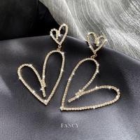 ราคา Fancy ต่างหูระย้า ห้อยจี้คริสตัล รูปเรขาคณิต ประดับเพชรเทียม แวววาว แฟชั่นสําหรับผู้หญิง (23572998244)