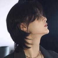 ราคา สังเคราะห์ธรรมชาติสั้นFluffyเต็มWigsคอสเพลย์วิกผมแฟชั่นWigsสั้นเต็มวิกผมHairpiece ToupeesสําหรับManเกาหลีหล่อผู้ชายวิกผม (43950665075)