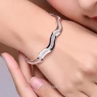 ราคา เครื่องประดับ สร้อยข้อมือเงิน เกรด 925 จี้รูประลอกน้ํา แฟชั่นอิตาลี สําหรับผู้หญิง (23179238718)