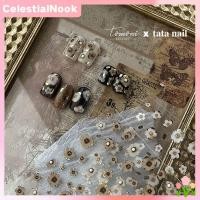 ราคา สติกเกอร์ติดเล็บแบบใหม่ สไตล์ย้อนยุค สีดำและสีทอง ดอกไม้เล็ก ๆ สติกเกอร์ติดเล็บอเนกประสงค์ระดับไฮเอนด์ พร้อมกาวด้านหลังแบบเบา หรูหรา ประณีต CelestialNook (44452697099)