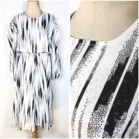 ราคา ชุดเดรสญี่ปุ่นวินเทจ สีขาว ลายสีดำ (40465398373)