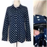ราคา Banana Republic เสื้อเชิ้ตสีกรมท่า ลายจุดสีขาว size M (52550406930)