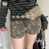 ราคา กระโปรงกางเกงยีนส์สำหรับผู้หญิง ตกแต่งด้วยผ้าขนเฟอร์เทียมแพทช์เวิร์คและเข็มขัดโลหะแบบวินเทจ moons (57301032807)