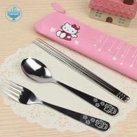 ราคา trysingoin ชุด 3 ชิ้น Sanrio Hello Kitty การ์ตูนชุดบนโต๊ะอาหารเด็กช้อนส้อมภาชนะบนโต๊ะอาหารพร้อมกระเป๋าซิลิโคน TH (27265505468)