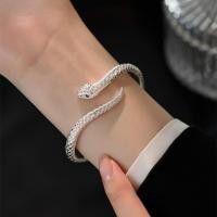 ราคา สร้อยข้อมือเงินรูปงูชุบเงิน 925 สําหรับผู้หญิง สร้อยข้อมือเงินฤดูใบไม้ร่วงและฤดูหนาว สร้อยข้อมือปีใหม่และเทศกาล ซอก (44217311474)
