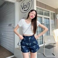 ราคา กางเกงยีนส์ผู้หญิง ขาสั้น สุดน่ารัก ทรงบาร์บี้เอวสูง ซิปหน้า จีบหน้า หูเข็มขัด กระเป๋า2ข้าง ผ้ายีนส์ พิมพ์ลายโบว์ (28590085674)